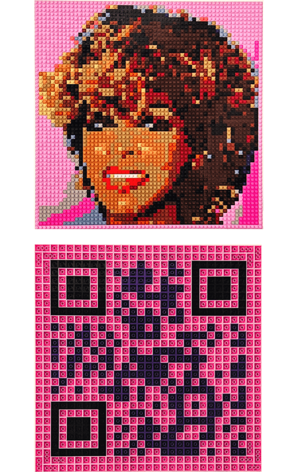 Œuvre d'art LEGO : Portrait original de Tina Turner en briques lego (recto) et QR code (verso), une création artistique unique."